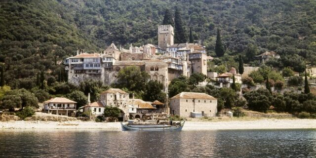 Άγιο Όρος: Οριοθετήθηκε η φωτιά σε δάσος μεταξύ δύο οικισμών