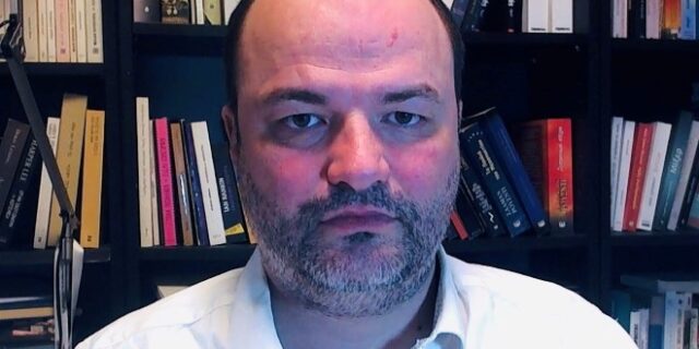 Ανδρέας Μπελεγρής: Τα επόμενα 30 χρόνια της Δύσης παίζονται στην Ουκρανία
