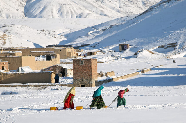 Αφγανιστάν: Δώδεκα παιδιά πέθαναν από τα χιόνια στην επαρχία Κουνάρ