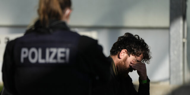 Πλαστά διαβατήρια, μια δολοφονία κι ένας Ιρανός που έγινε χριστιανός