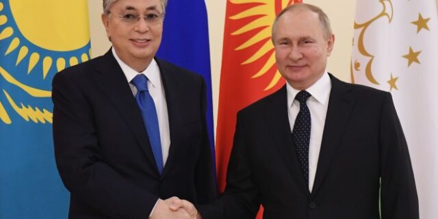 Επικοινωνία Πούτιν-Τοκάγεφ για την κατάσταση στο Καζακστάν