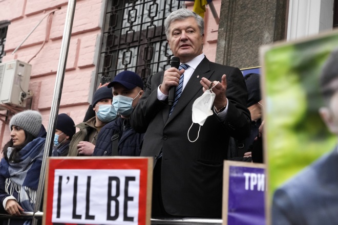 Ουκρανία: Απορρίφθηκε το αίτημα της εισαγγελίας να συλληφθεί ο πρώην πρόεδρος Ποροσένκο