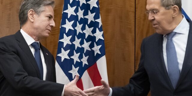 Ουκρανία: Ελπίδα για εξομάλυνση της κρίσης – Λαβρόφ: “Η Μόσχα δεν θέλει πόλεμο”