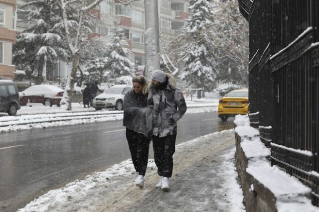 Κακοκαιρία στην Τουρκία: Χιόνια σε όλη τη χώρα