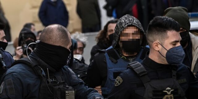 Αργυρούπολη: Στον ανακριτή σήμερα ο 46χρονος για τον άγριο ξυλοδαρμό της συντρόφου του