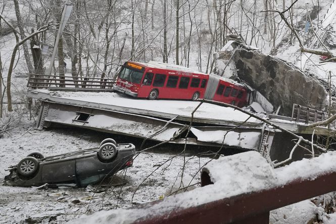 ΗΠΑ: Γέφυρα κατέρρευσε στο Πίτσμπουργκ ελάχιστες ώρες πριν φτάσει ο Μπάιντεν