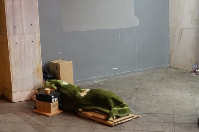 Δήμος Αθηναίων: Ανοιχτές θερμαινόμενες αίθουσες για τους άστεγους