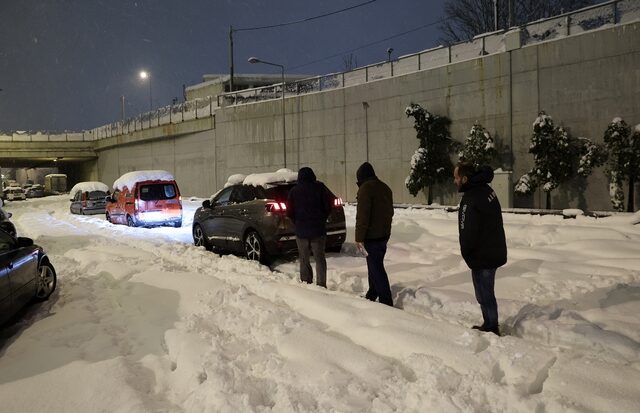 Μαρτυρίες: Οδηγοί απέναντι στη κρατική ετοιμότητα – Η νύχτα της απόγνωσης