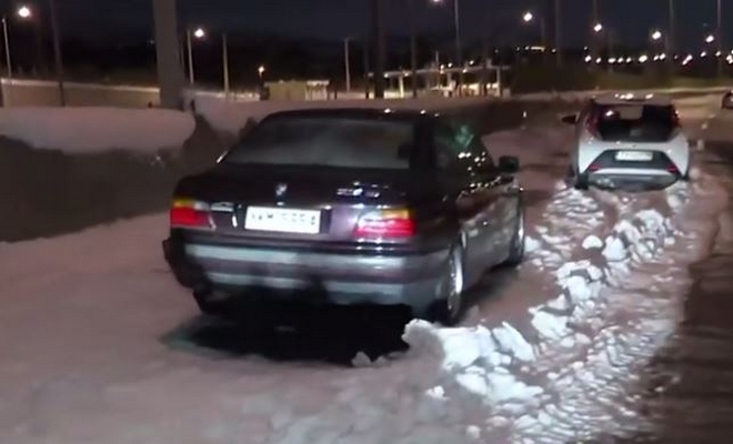 Κακοκαιρία Ελπίδα: Παγετός παντού – Παραμένουν αυτοκίνητα στην Αττική Οδό
