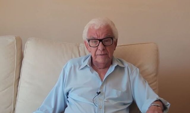 Πέθανε ο συγγραφέας και κωμικός Barry Cryer