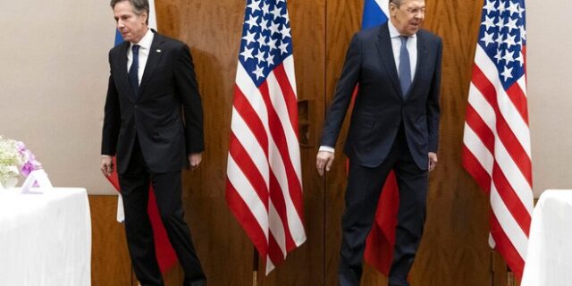 Ουκρανία: Υποβαθμίζει τις συνομιλίες με Μπλίνκεν ο Λαβρόφ