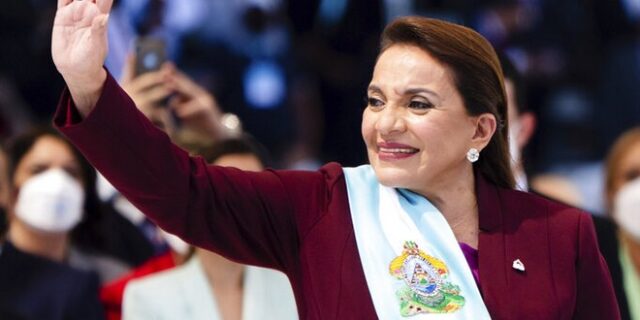 Ονδούρα: Η Σιομάρα Κάστρο έγινε η πρώτη γυναίκα που αναλαμβάνει την προεδρία της χώρας