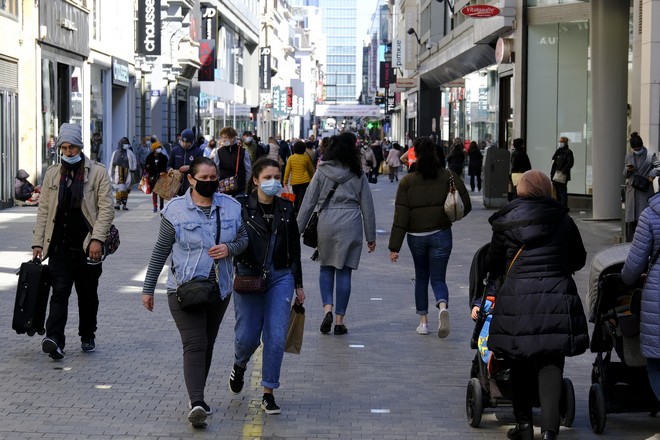 Κορονοϊός: Πόσο πιθανή είναι η επαναμόλυνση αρκετές φορές