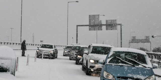 Πώς μπορείτε να παραμείνετε ζεστοί μέσα στα χιόνια
