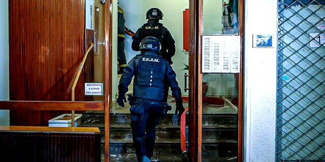 Άγιος Παντελεήμονας: Συνελήφθη ο άνδρας που κρατούσε όμηρο την πρώην σύντροφό του