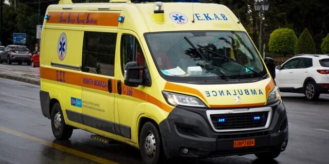 Τροχαίο στην Πατησίων: Μηχανή συγκρούστηκε με μπετονιέρα