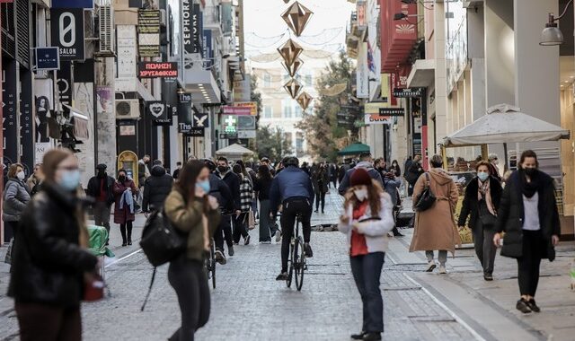 Χειμερινές εκπτώσεις: Ανοιχτά σήμερα Κυριακή τα καταστήματα