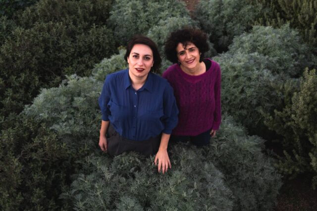 Η Ελένη Ευθυμίου και η Σοφία Καμαγιάννη μιλούν στο NEWS 24/7 για ένα “Ερωτευμένο Σύννεφο”
