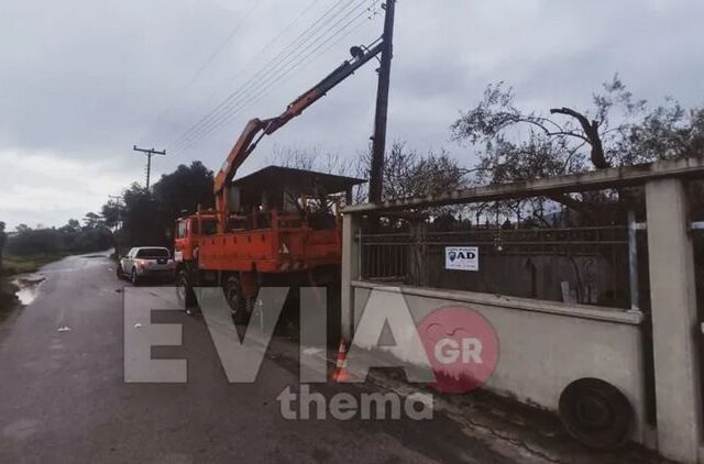 Εύβοια: Τροχαίο δυστύχημα με δύο νεκρούς και τρεις τραυματίες στη Δροσιά Χαλκίδας