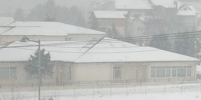 Κακοκαιρία Ελπίδα: Πυκνή χιονόπτωση έντυσε στα λευκά τη Φλώρινα