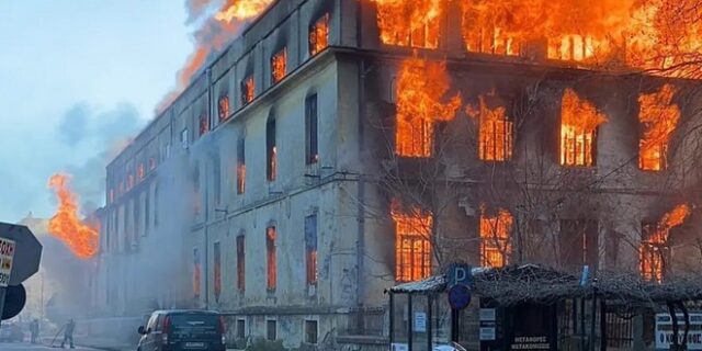 Ξάνθη: Καταστροφές από τη μεγάλη πυρκαγιά σε καπναποθήκες στο κέντρο της πόλης