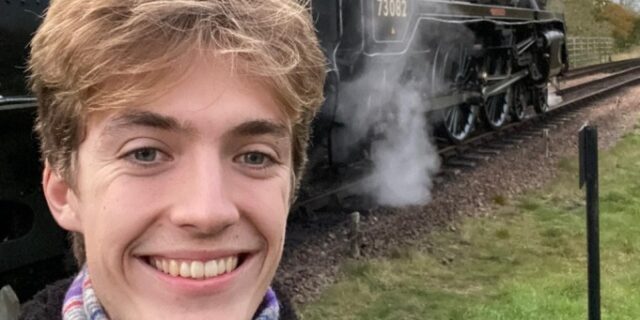 Φράνσις Μπουρζουά: Από το trainspotting στο Tiktok
