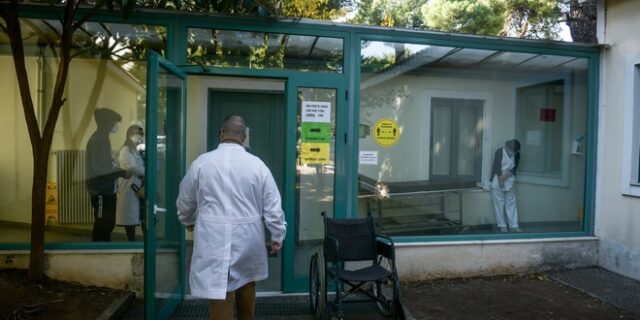 Θεσσαλονίκη: Άρχισε η επίδοση φύλλων πορείας σε ιδιώτες γιατρούς