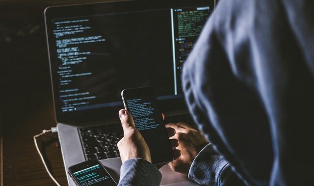 Πώς κλέβουν οι χάκερ κωδικούς πρόσβασης – Τι να κάνετε για να τους σταματήσετε