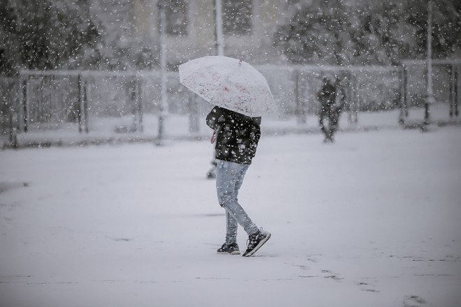 Καιρός Αθήνα: Χιονόνερο και χιόνια – Από το απόγευμα ύφεση των φαινομένων