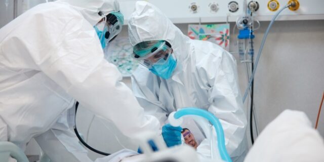 Κορονοϊός: 19.584 νέα κρούσματα σήμερα στην Ελλάδα – 78 νεκροί και 583 διασωληνωμένοι