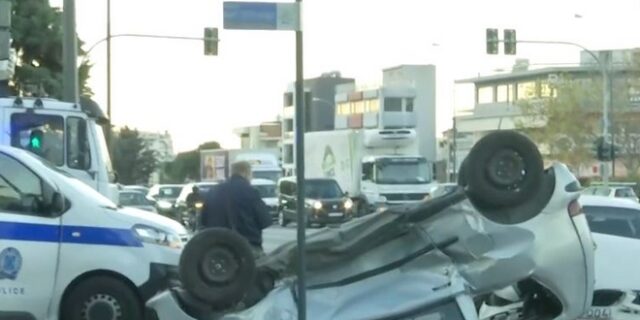 Σοβαρό τροχαίο στην λεωφόρο Αλίμου – Συγκλονιστική εικόνα