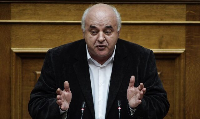 Καραθανασόπουλος: “Η κυβέρνηση έχει εγκαταλείψει τον λαό στο όνομα της ατομικής ευθύνης”