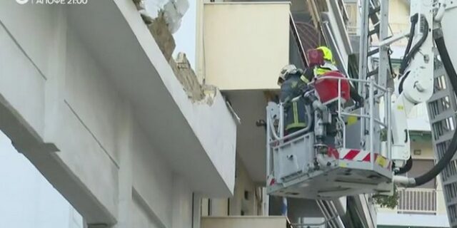 Κατέρρευσε οροφή στεγάστρου σε πρατήριο καυσίμων στον Βύρωνα