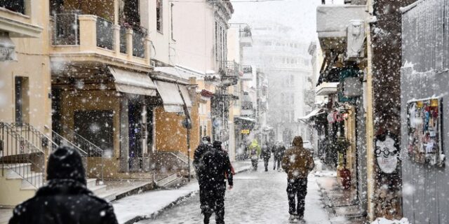 Κακοκαιρία Ελπίδα: Ποια καταστήματα θα είναι ανοιχτά την Τρίτη (25/1)