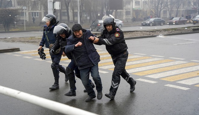 Αιματοκύλισμα στο Καζακστάν: Πάνω από 4.400 συλληφθέντες – 40 νεκροί επισήμως, φόβοι για πολλαπλάσιους