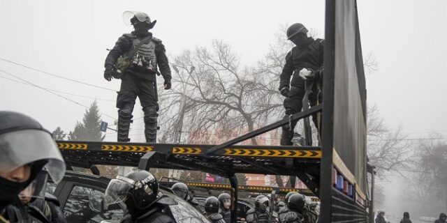 Μπλίνκεν: Να ακυρωθεί η διαταγή για πυρά χωρίς προειδοποίηση στο Καζακστάν