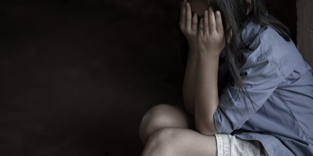 Ρωσία: Ισόβια κάθειρξη σε παιδόφιλους προβλέπει νέος αυστηρότερος νόμος