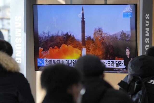 Βόρεια Κορέα: Σε μια εβδομάδα εκτόξευσε δύο πυραύλους “άγνωστου” τύπου
