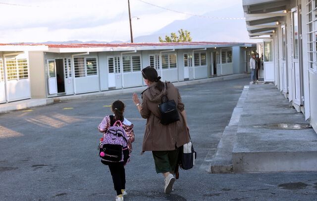 Ακούει το Υπουργείο Παιδείας; Τα νούμερα που δεν βγαίνουν και το χάος στα σχολεία των ΗΠΑ