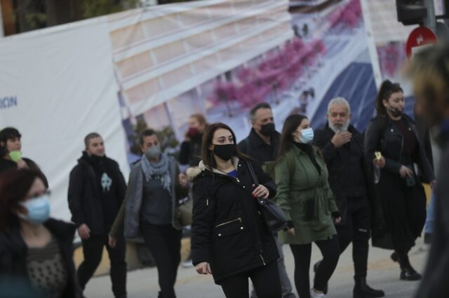 Κορονοϊός: Ο κόσμος περνά το όριο των 300 εκατ. κρουσμάτων και πολεμά την Όμικρον