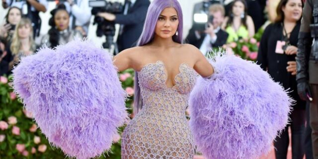 Instagram: Η Kylie Jenner έγινε η πρώτη γυναίκα στον κόσμο με 300 εκατ. followers