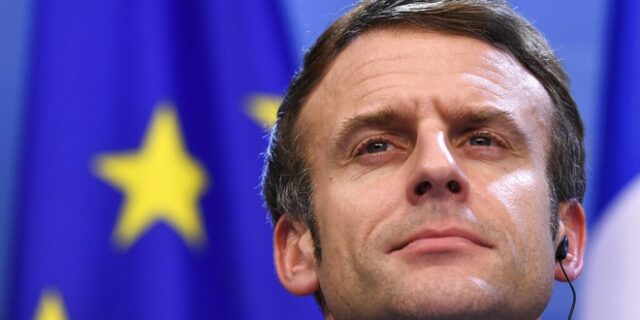 Γαλλία: Γιατί ο Μακρόν θέλει να τσαντίσει τους ανεμβολίαστους