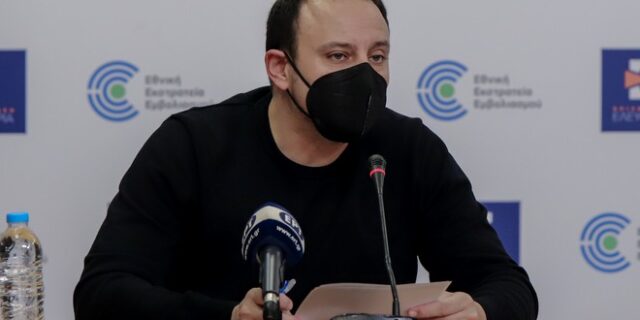 Μαγιορκίνης: Σταδιακά η Όμικρον εκτοπίζει τη Δέλτα – Δεν είναι “αθώα” μετάλλαξη”