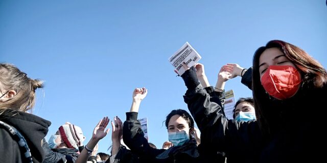 Οι μαθητές παίρνουν το λόγο: Σχολείο, πανδημία και αγωνία για το μέλλον