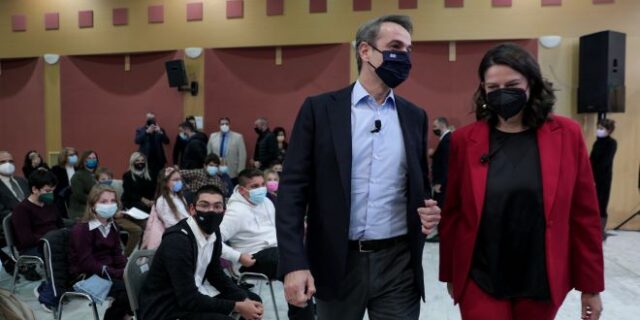 Άνοιγμα σχολείων: Θράσος η υπεράσπιση του παράλογου 50%+1, λέει ο ΣΥΡΙΖΑ