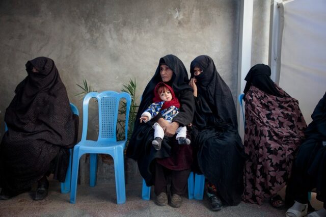 Η φρίκη στα μάτια των παιδιών, σε ένα νοσοκομείο του Αφγανιστάν – Μια εκ των έσω αφήγηση