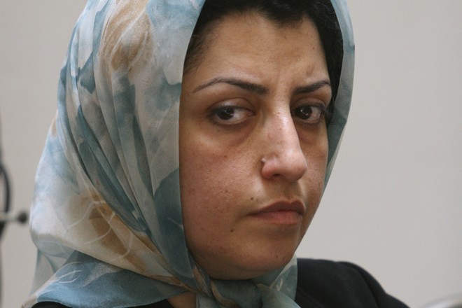 Ναργκίς Μοχαμάντι: Νέα καταδίκη για την Ιρανή ακτιβίστρια – Κάθειρξη 8 ετών και 70 μαστιγιές