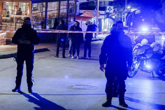 Βούλα: Συμπλοκή με πυροβολισμούς έξω από φούρνο – Τρεις τραυματίες