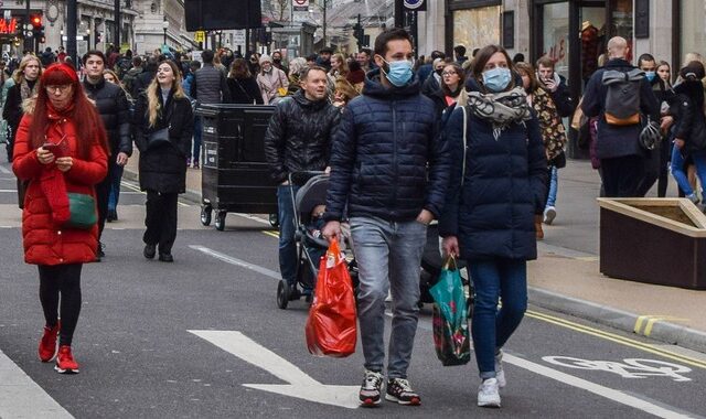 Μετάλλαξη Όμικρον: Σε ποιες χώρες έχει φτάσει στο “πικ” και σε ποιες όχι