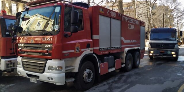 Αχαΐα: Οικογένεια με ανήλικα εγκλωβίστηκε στα χιόνια – Επιχείρηση της πυροσβεστικής
